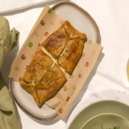 Mozzarella Pie with Fresh Tomatoes